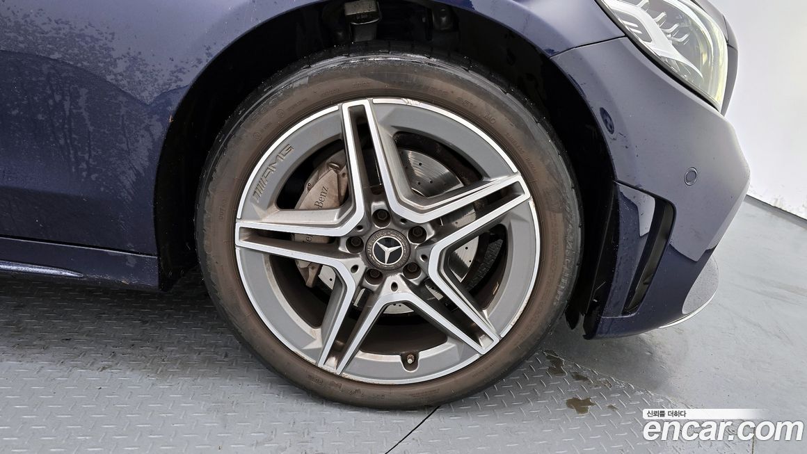 Mercedes-Benz C-Class 2019
