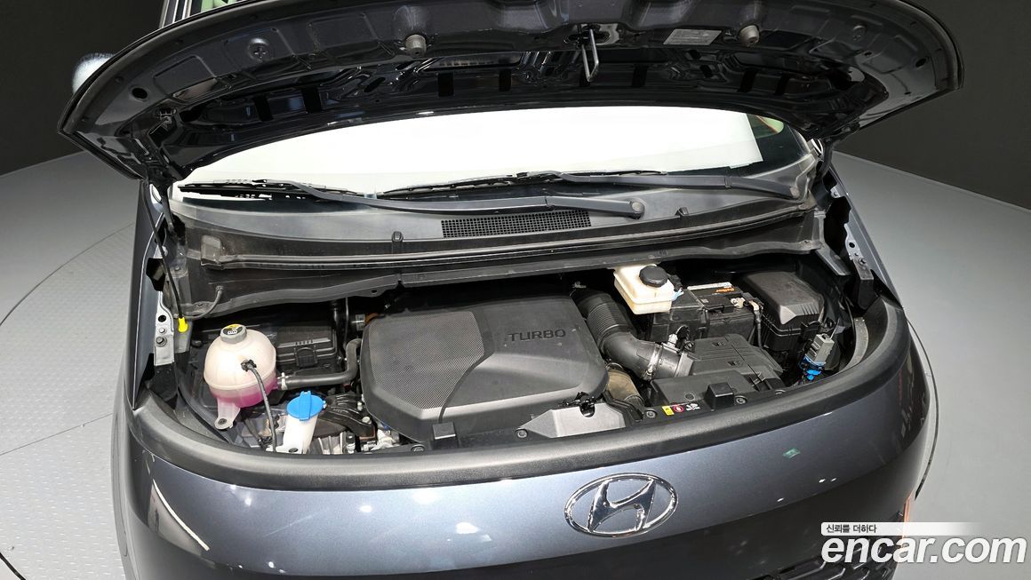Hyundai Staria 2022