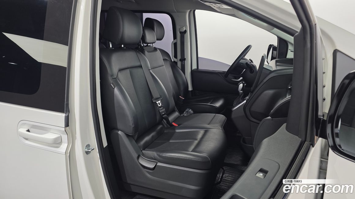Hyundai Staria 2022