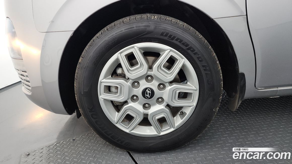 Hyundai Staria 2025
