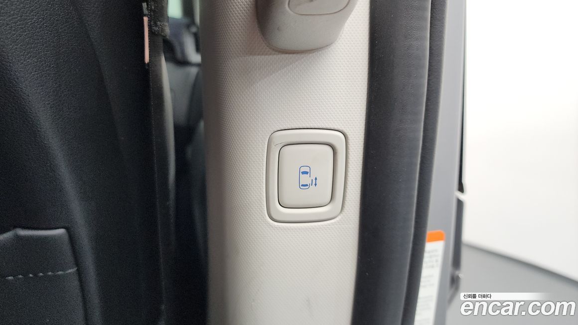 Hyundai Staria 2025