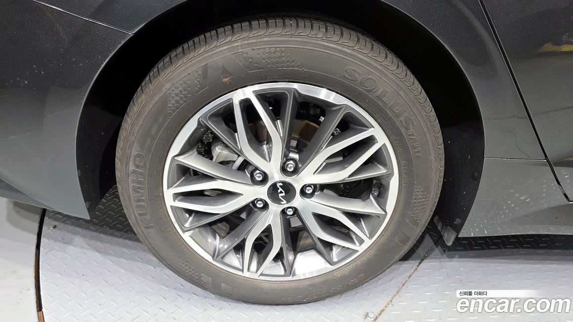Kia K5 2023