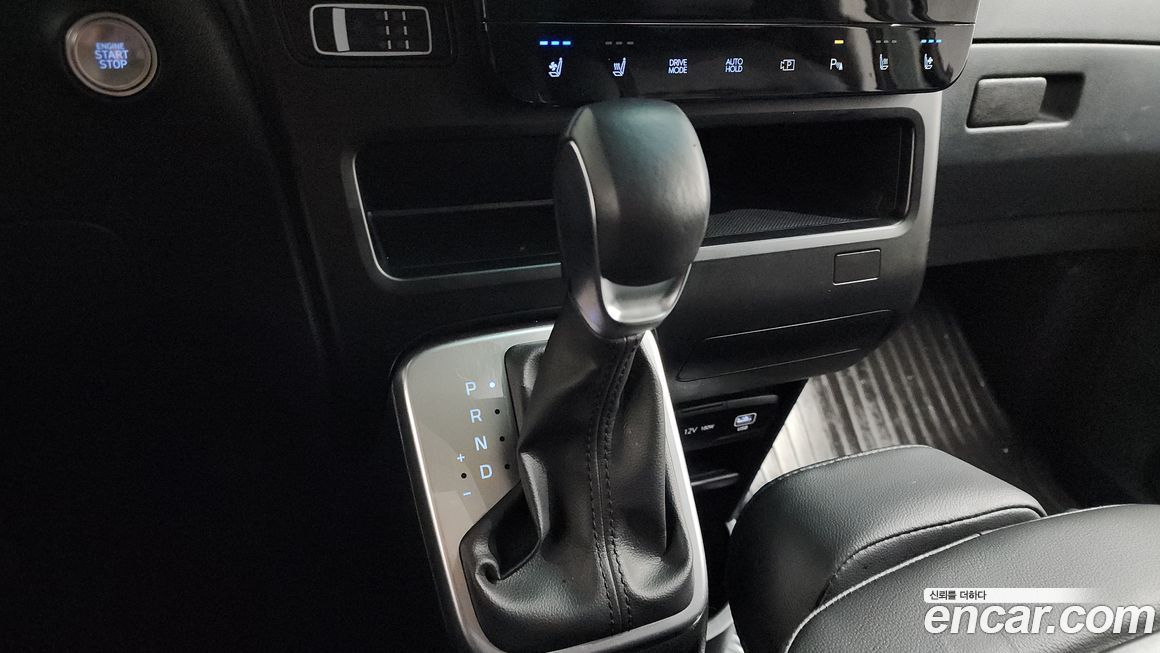 Hyundai Staria 2025