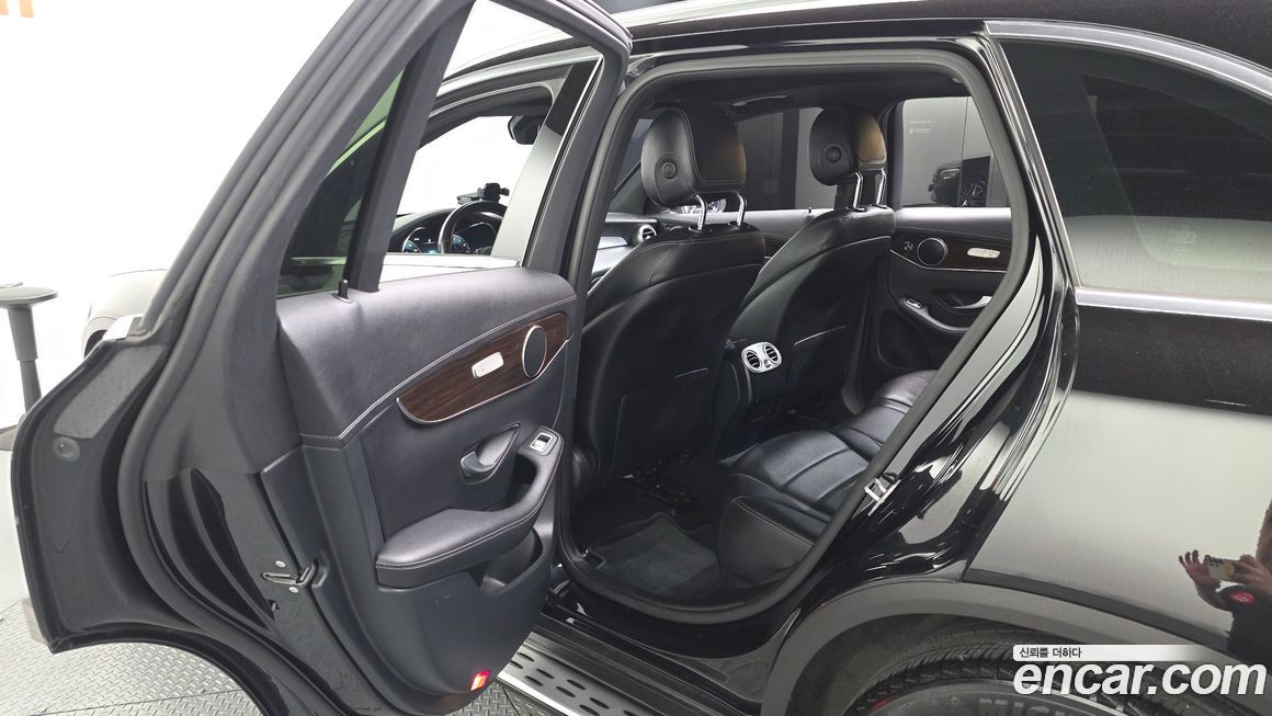 Mercedes-Benz GLC-Class 2020