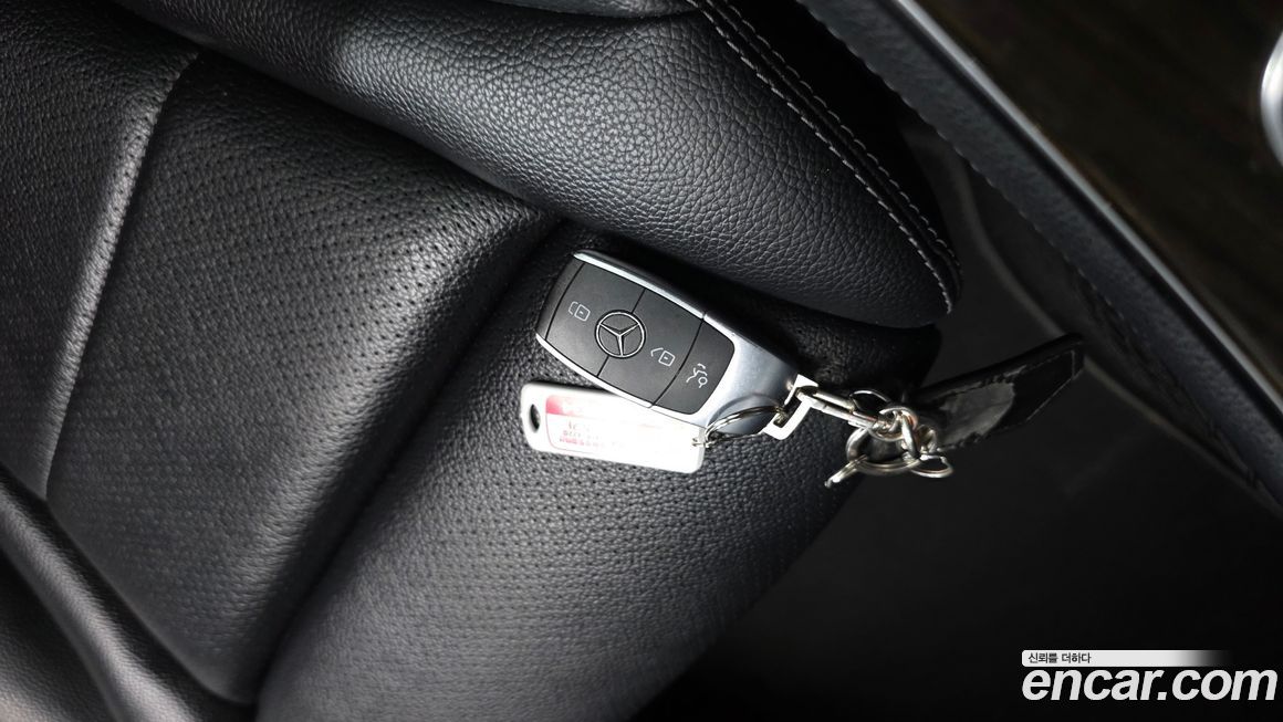 Mercedes-Benz GLC-Class 2020