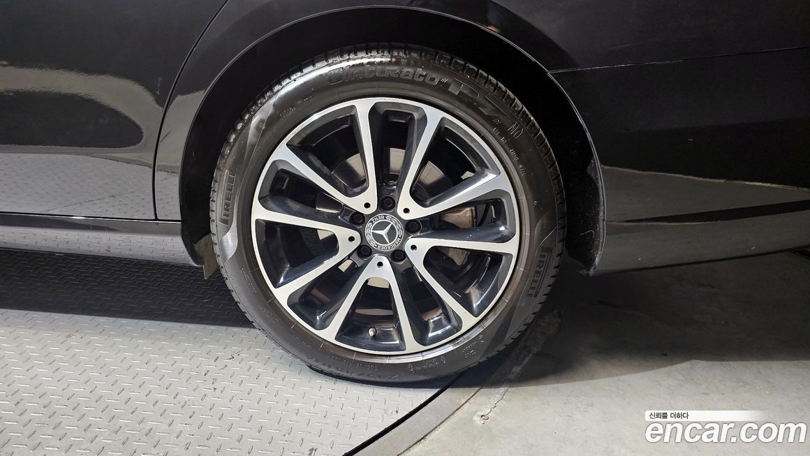 Mercedes-Benz E-Class 2020