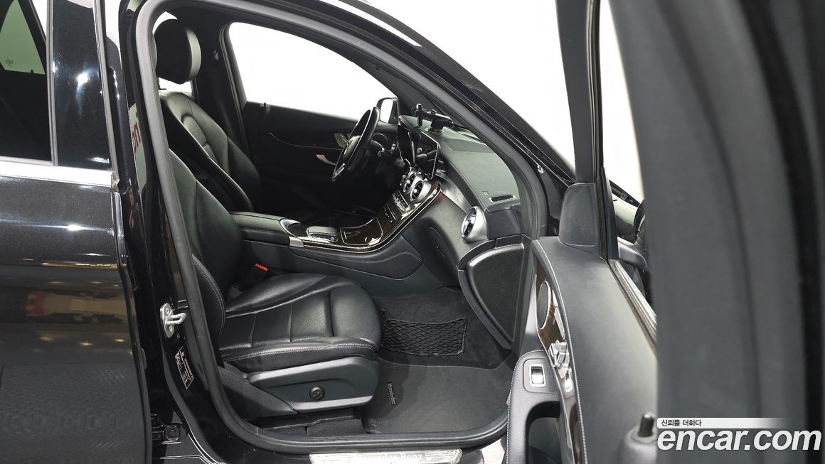 Mercedes-Benz GLC-Class 2020