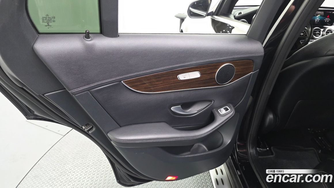 Mercedes-Benz GLC-Class 2020