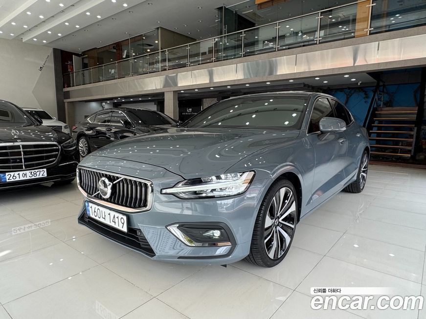 Volvo S60 2023