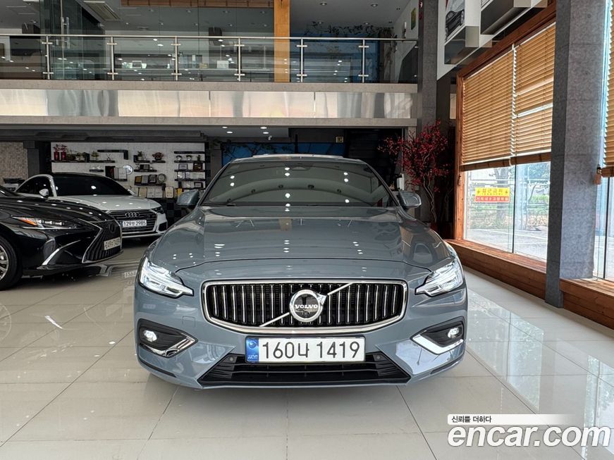 Volvo S60 2023