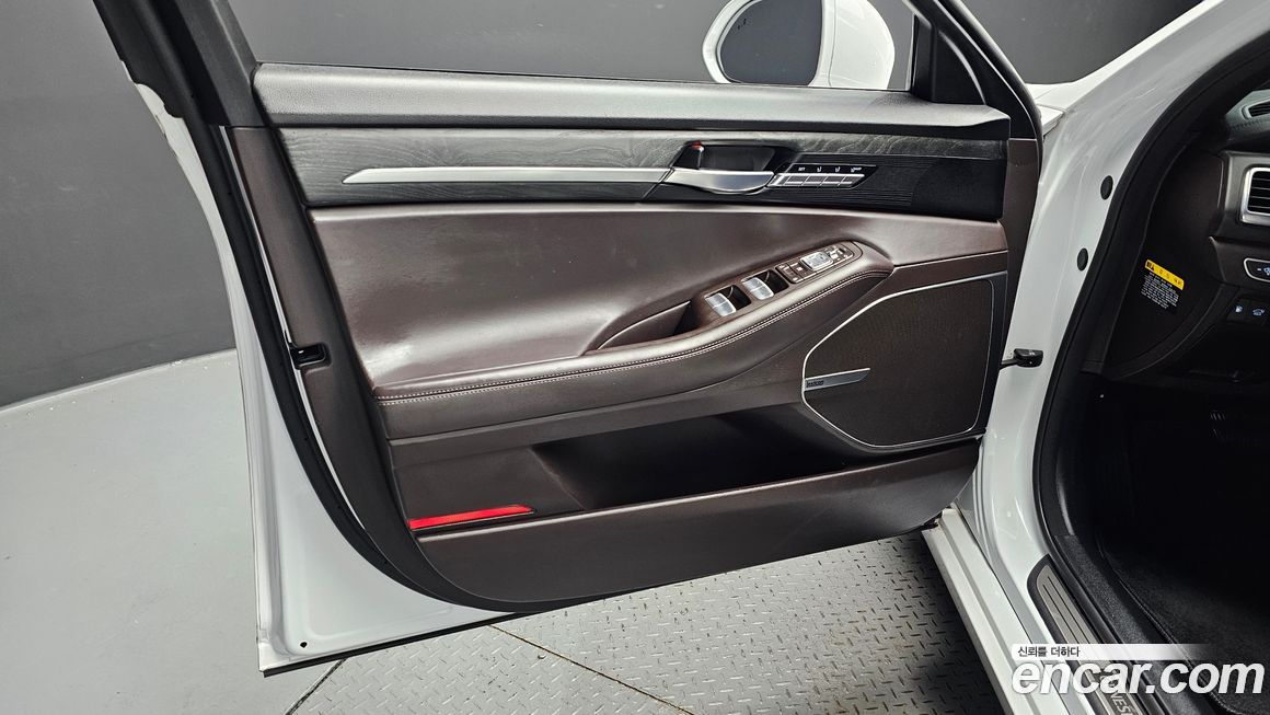 Genesis G90 2021