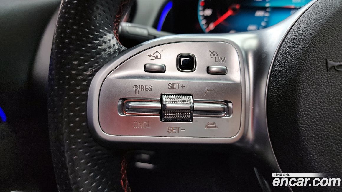 Mercedes-Benz GLB-Class 2021