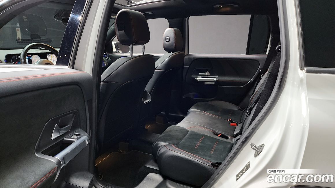 Mercedes-Benz GLB-Class 2021