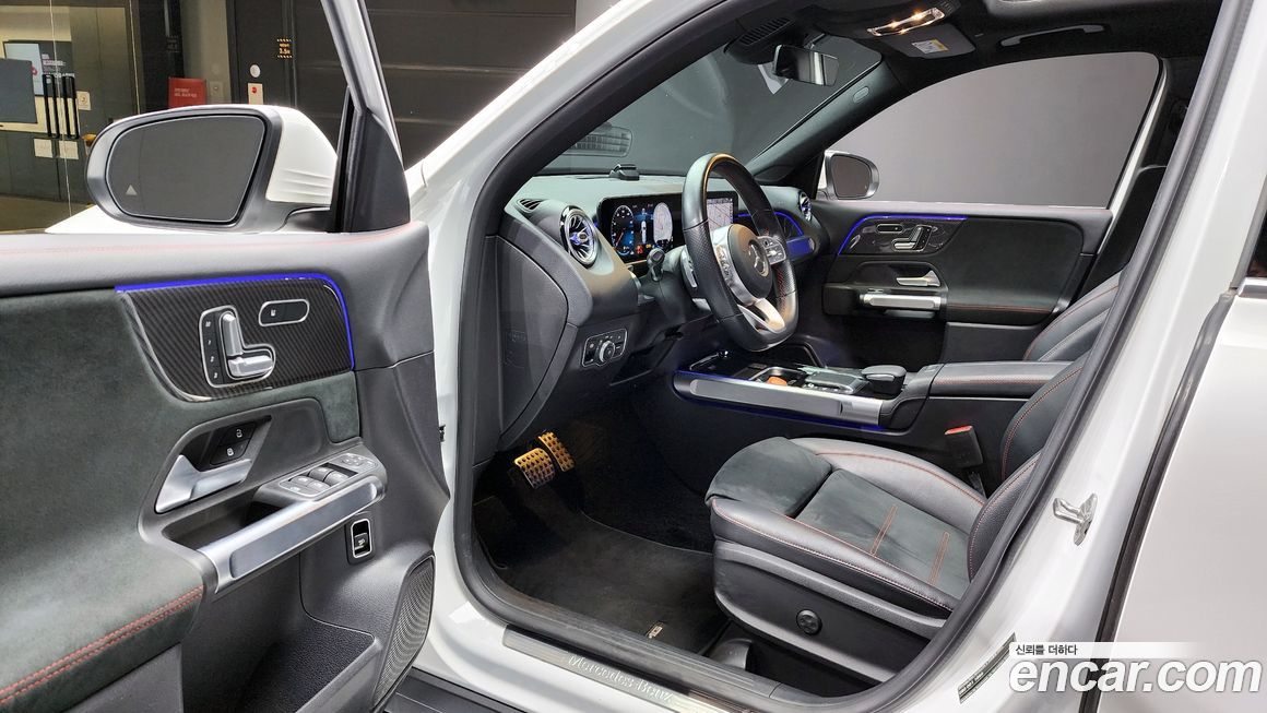 Mercedes-Benz GLB-Class 2021