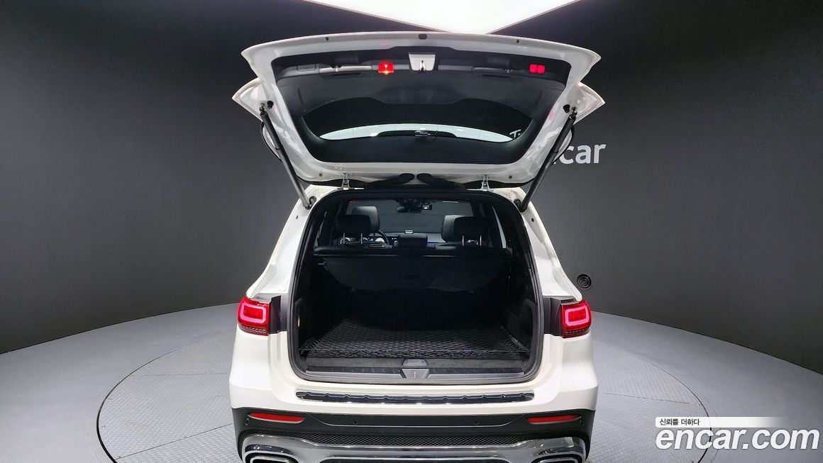 Mercedes-Benz GLB-Class 2021