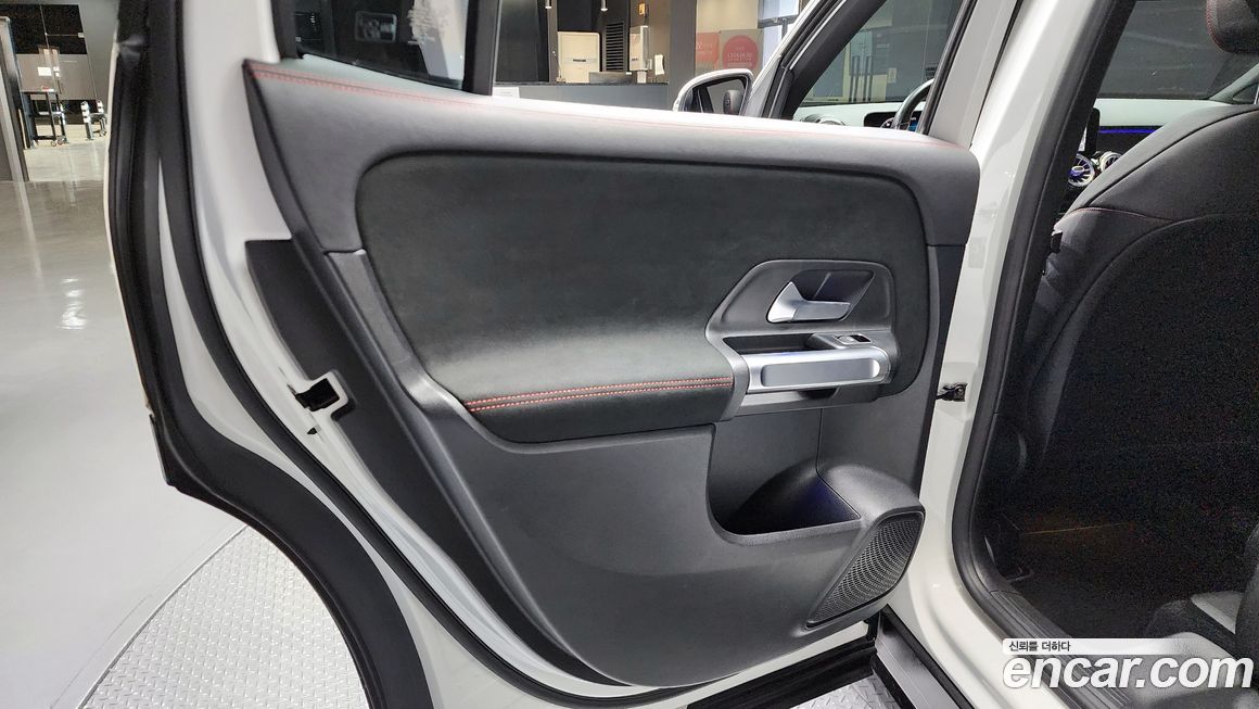 Mercedes-Benz GLB-Class 2021