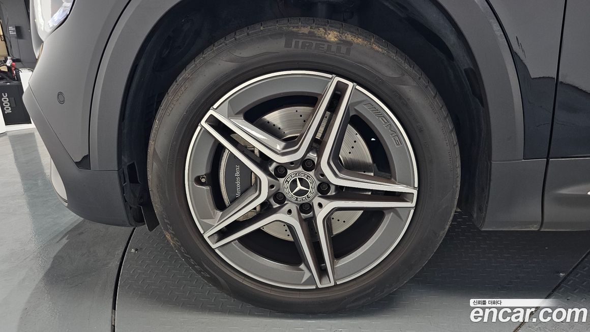 Mercedes-Benz GLB-Class 2020