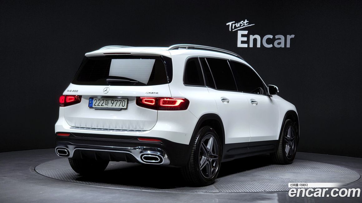 Mercedes-Benz GLB-Class 2021