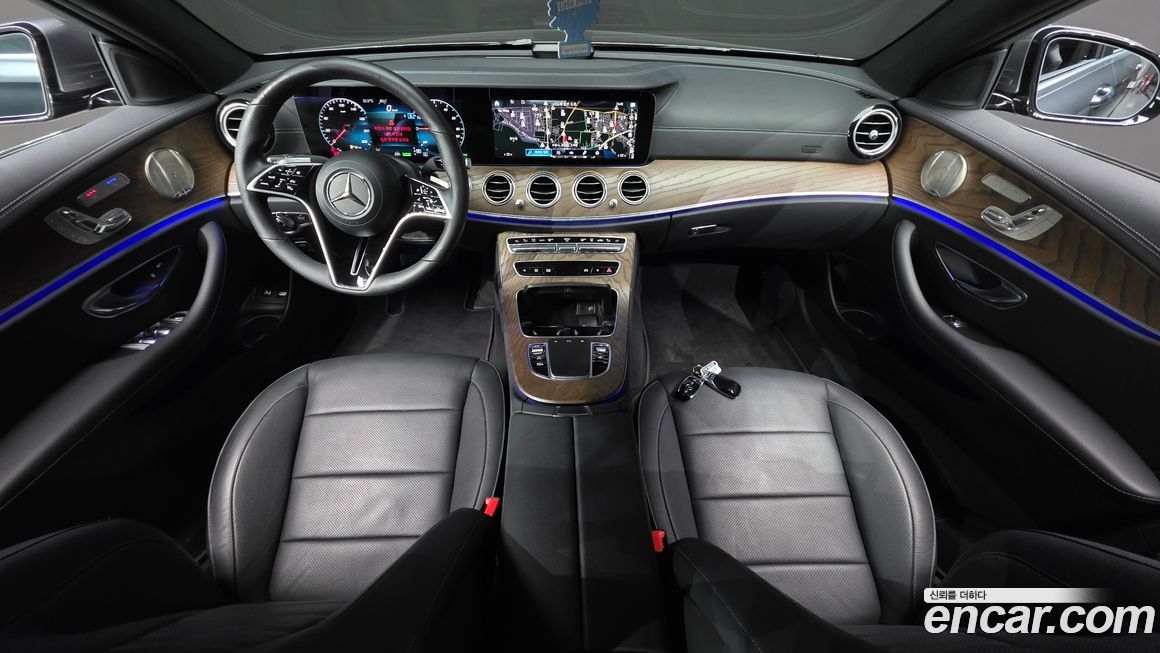 Mercedes-Benz E-Class 2021