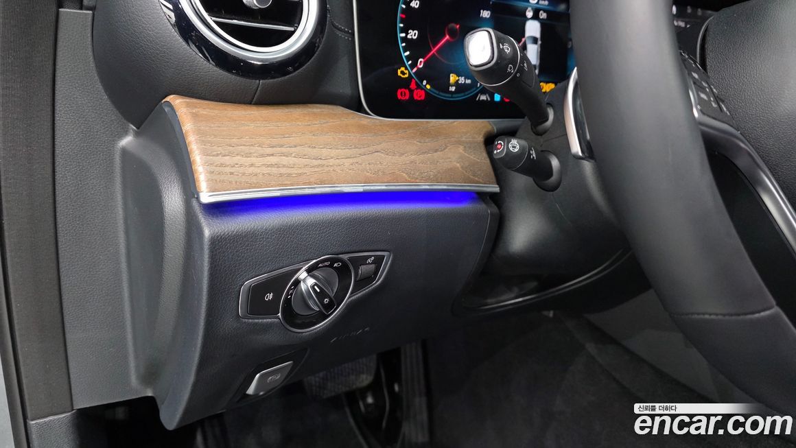 Mercedes-Benz E-Class 2021