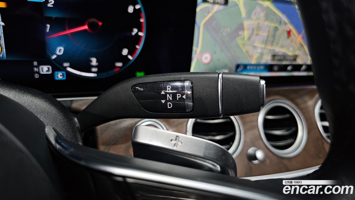 Mercedes-Benz E-Class 2022