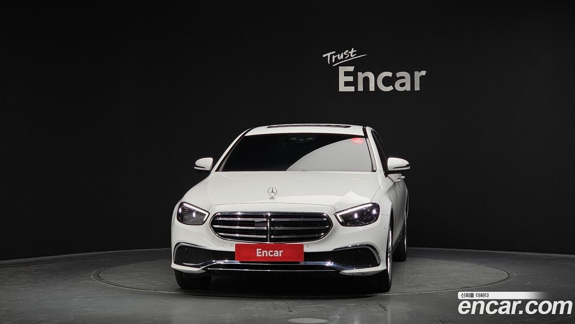 Mercedes-Benz E-Class 2022