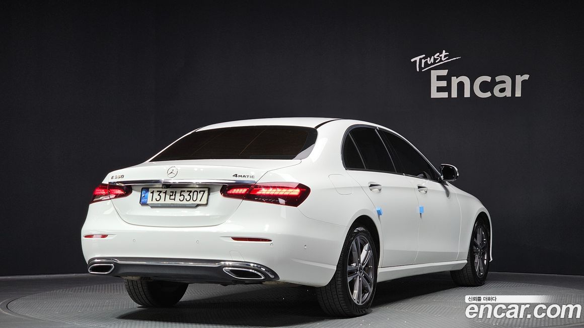 Mercedes-Benz E-Class 2022