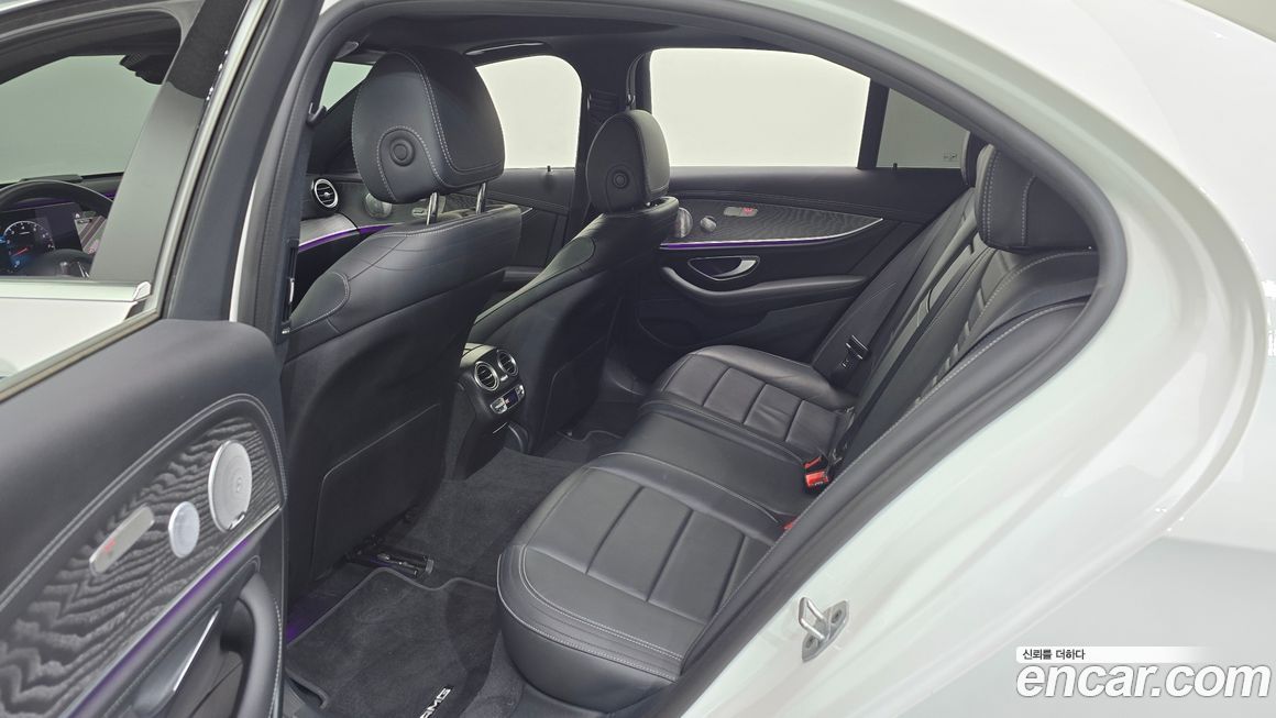 Mercedes-Benz E-Class 2021