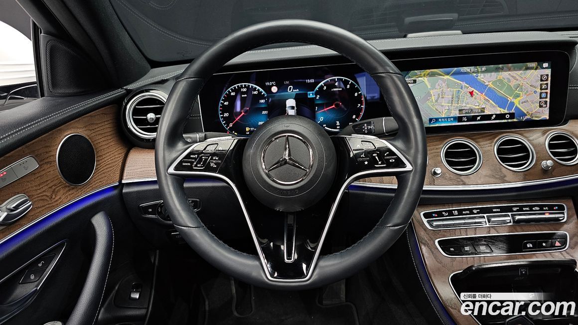 Mercedes-Benz E-Class 2022