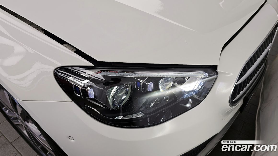 Mercedes-Benz E-Class 2022