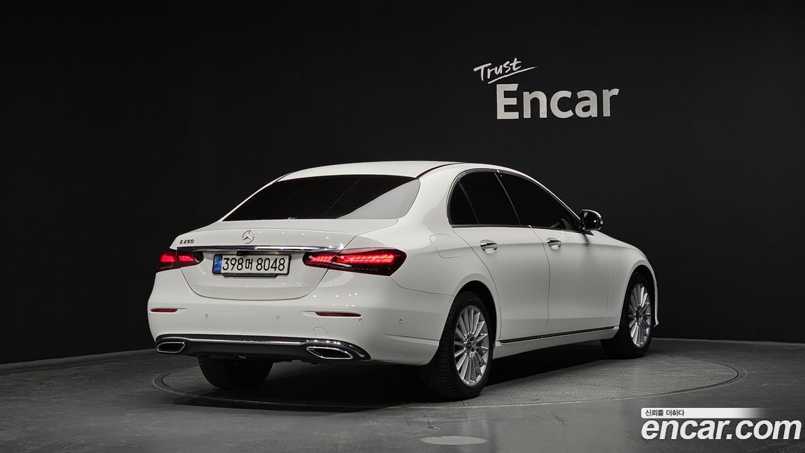 Mercedes-Benz E-Class 2022