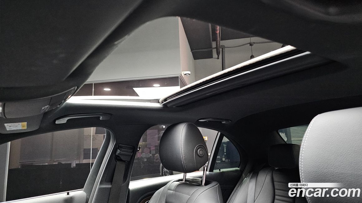 Mercedes-Benz E-Class 2022