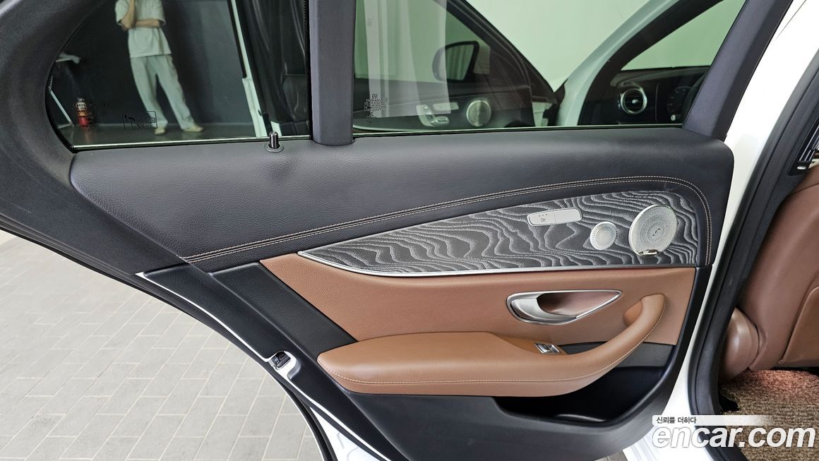 Mercedes-Benz E-Class 2022