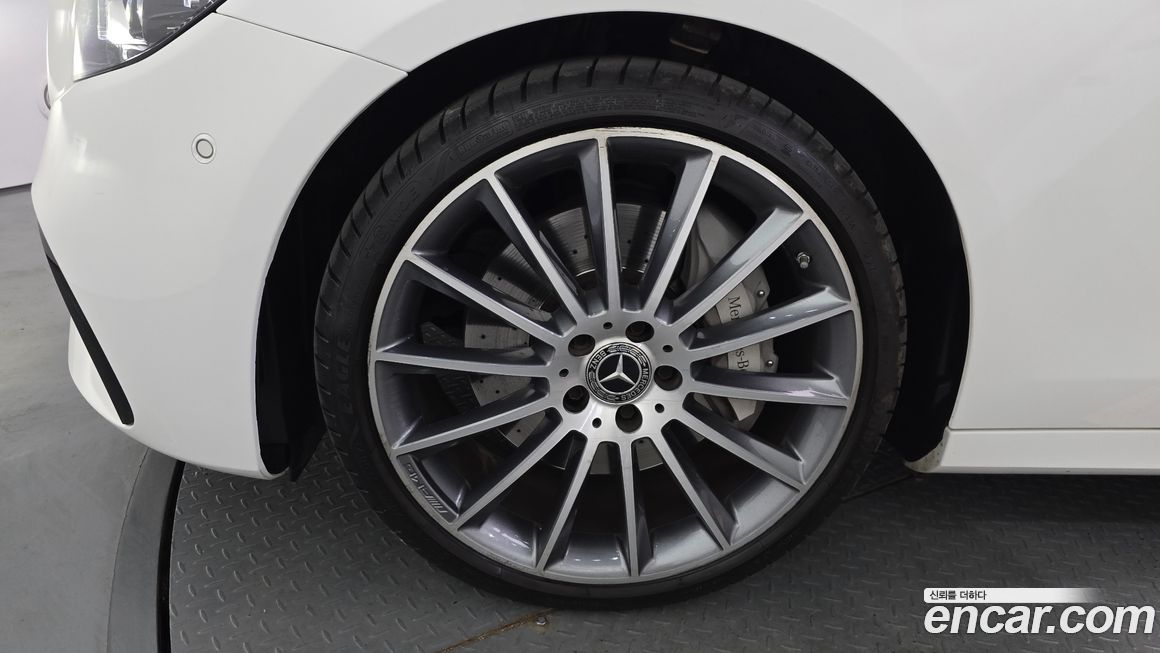 Mercedes-Benz E-Class 2021