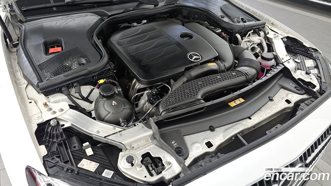 Mercedes-Benz E-Class 2022