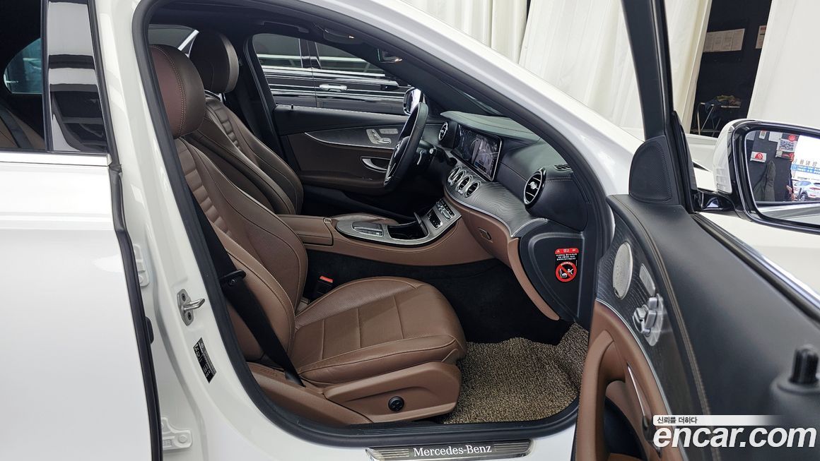 Mercedes-Benz E-Class 2022