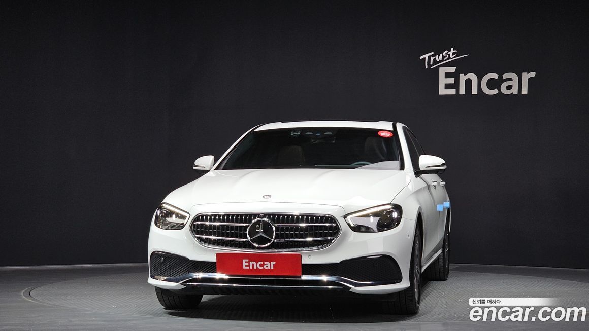 Mercedes-Benz E-Class 2022