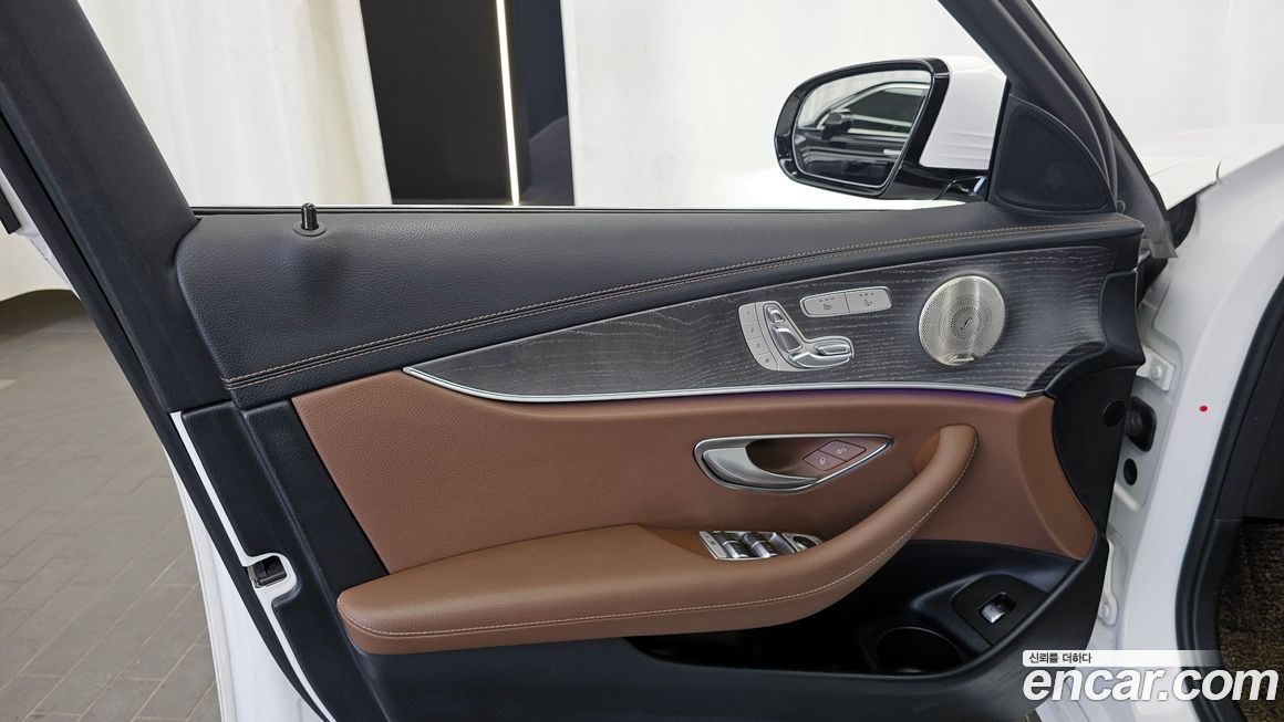 Mercedes-Benz E-Class 2022