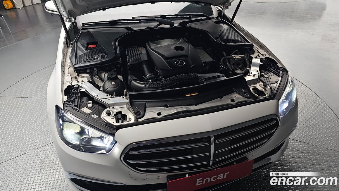 Mercedes-Benz E-Class 2022