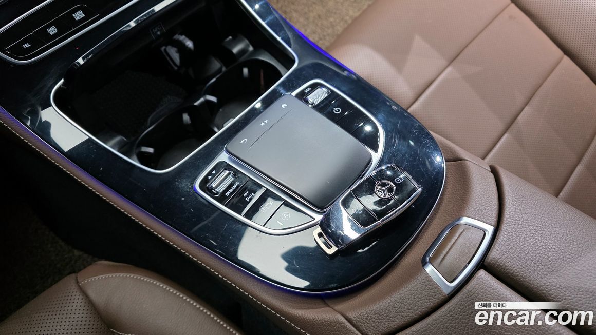 Mercedes-Benz E-Class 2022