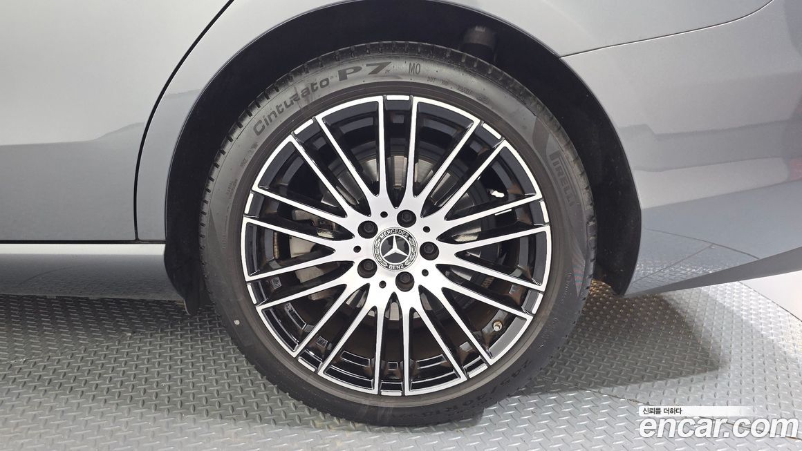 Mercedes-Benz C-Class 2022