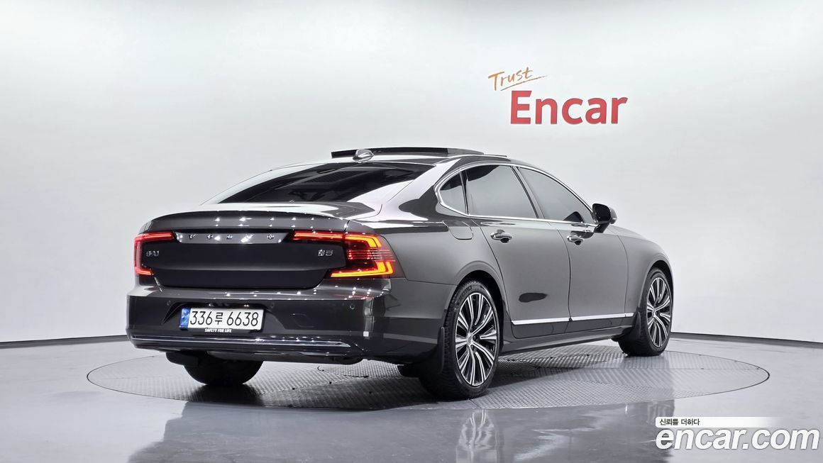 Volvo S90 2023