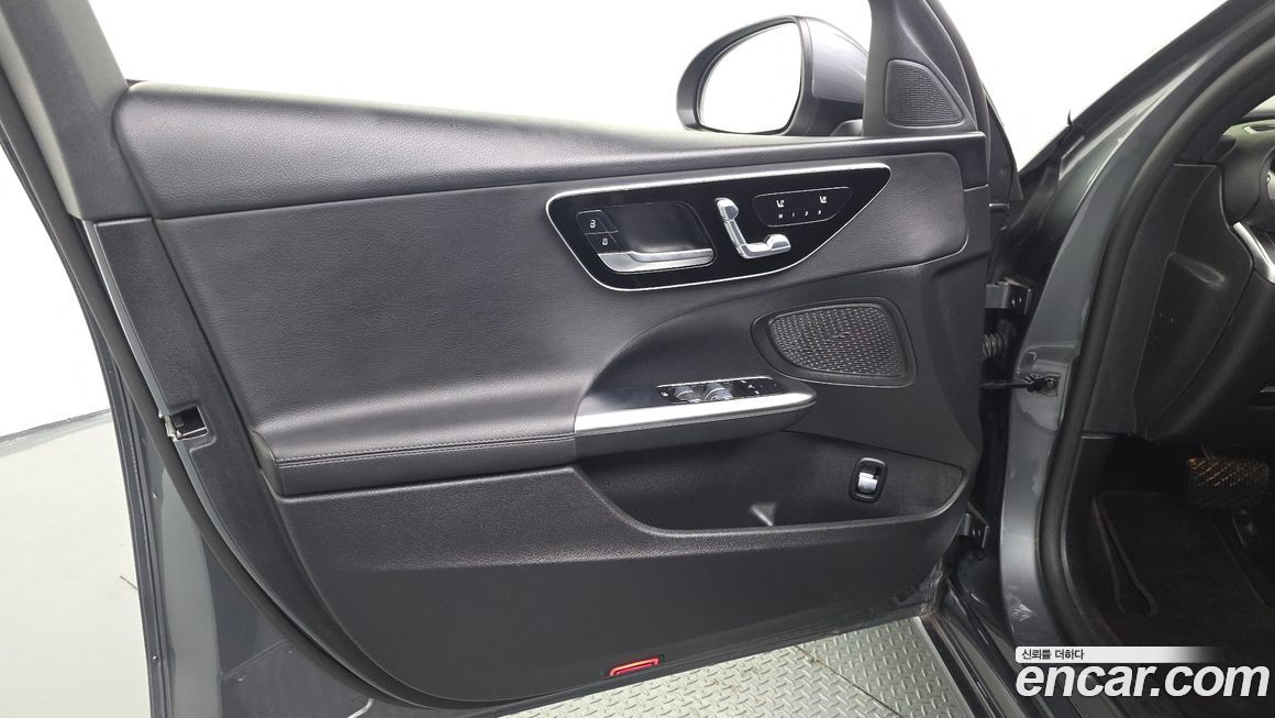 Mercedes-Benz C-Class 2022