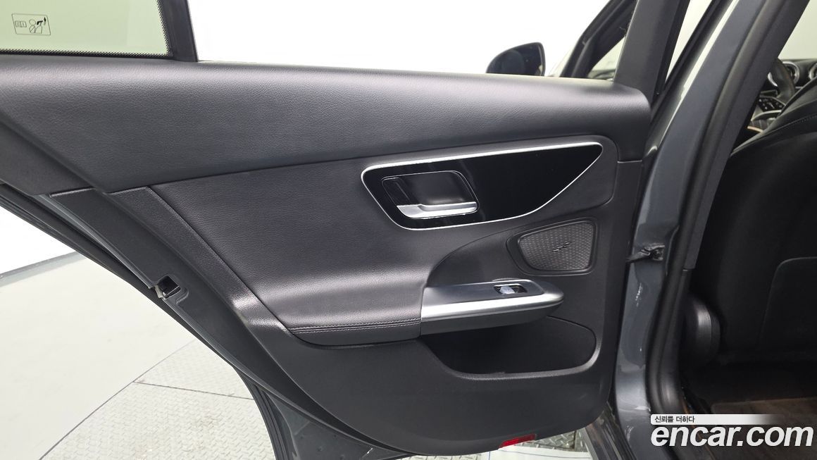 Mercedes-Benz C-Class 2022