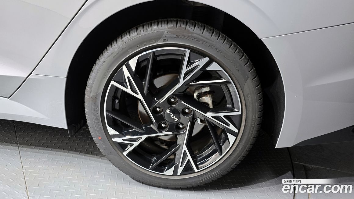 Kia K5 2025