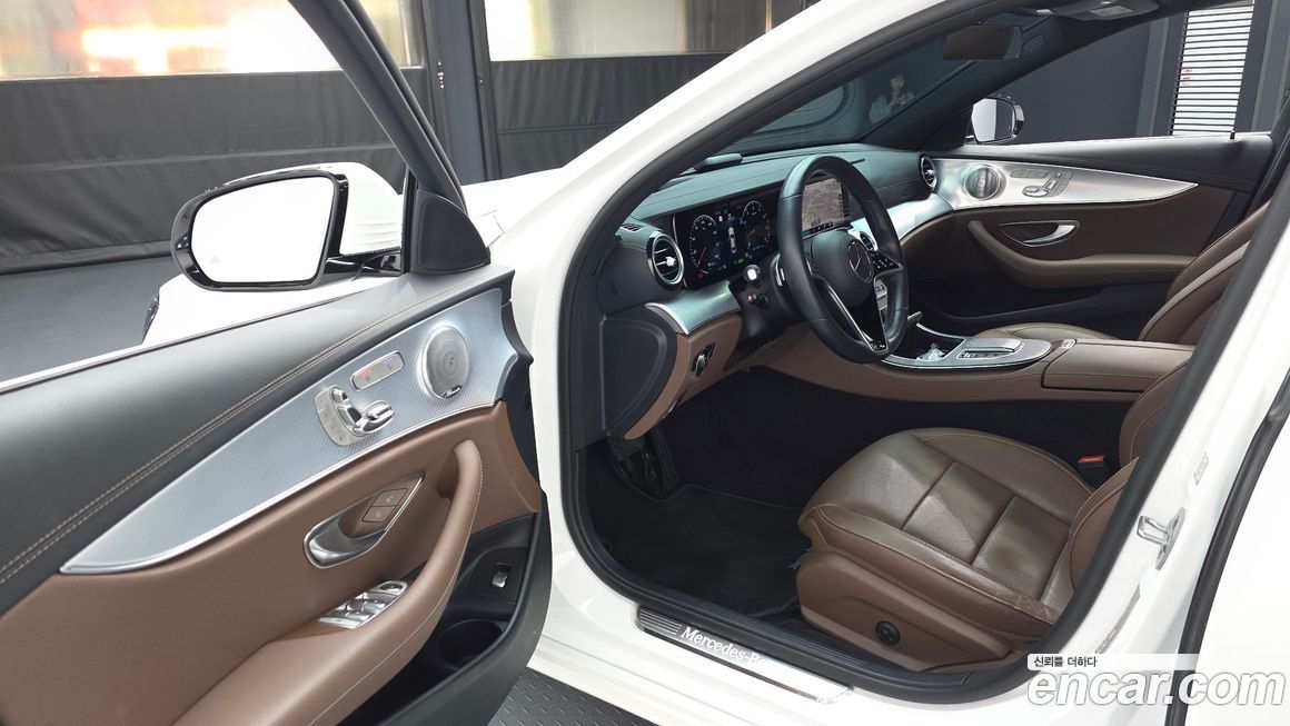 Mercedes-Benz E-Class 2021
