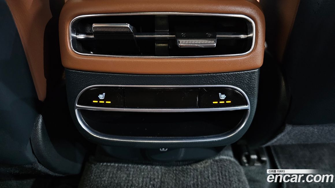 Genesis GV70 2024