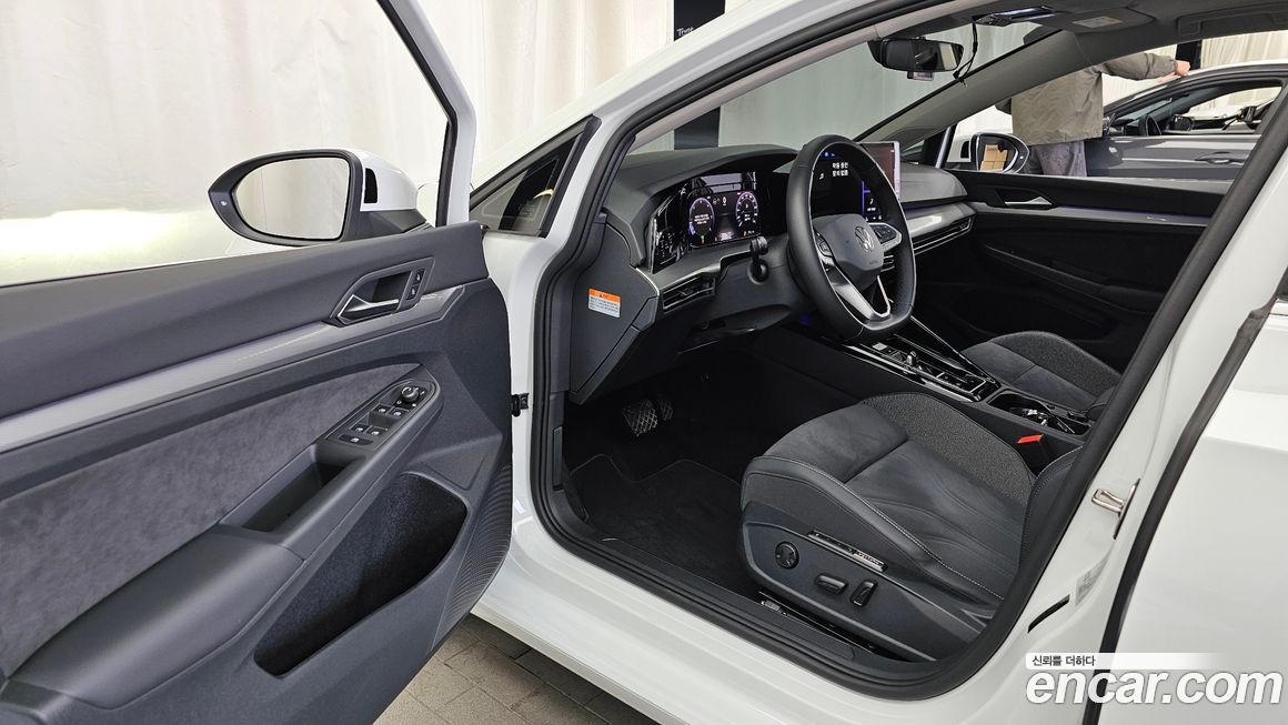 Volkswagen Golf 2025