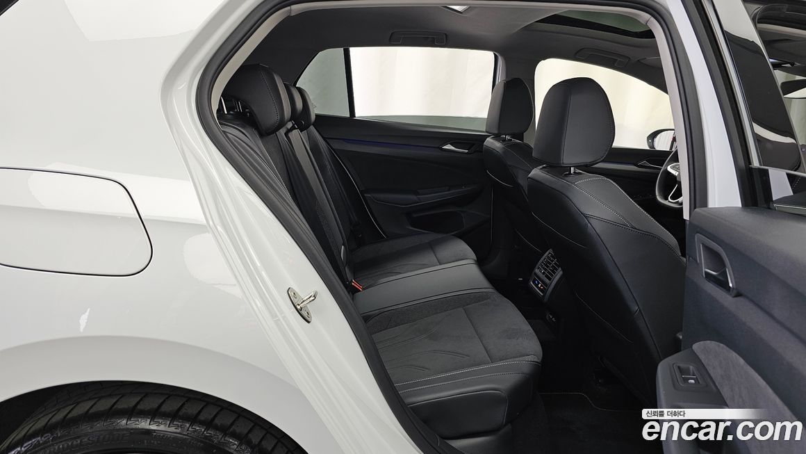 Volkswagen Golf 2025