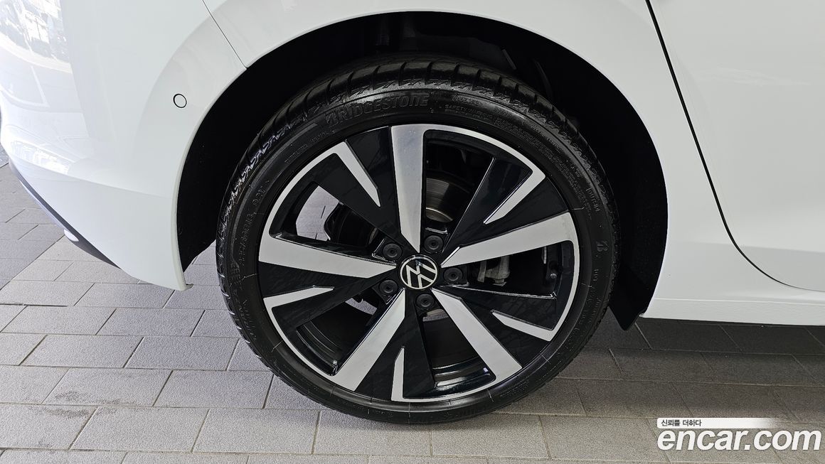 Volkswagen Golf 2025